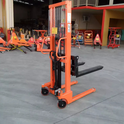 Picture of Manual Narrow Pallet Stacker 1.5 Ton 1.6m