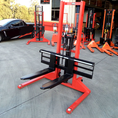Picture of Straddle Hand Stacker 1500kgs 1600mm Lift